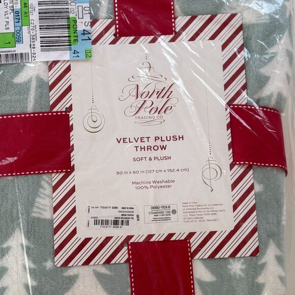 North Pole Velvet Plush Throw 50x60 Green Splendor Tree Soft & Plush - Picture 4 of 5